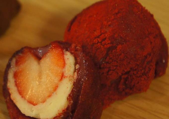 Heart-Shaped Strawberry & Chocolate Mochi