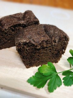 A picture of Cocoa Cake with Wheat Fiber.