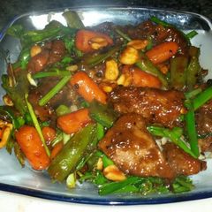 A picture of Kung Pao Beef.