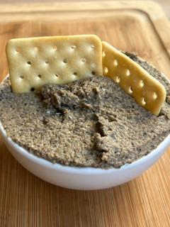 Una foto de Hummus de olivada