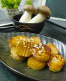 หอยโฮตาเตะ ผัดซอส (เห็ดออรินจิ ผัดซอส / มังสวิรัติ)
