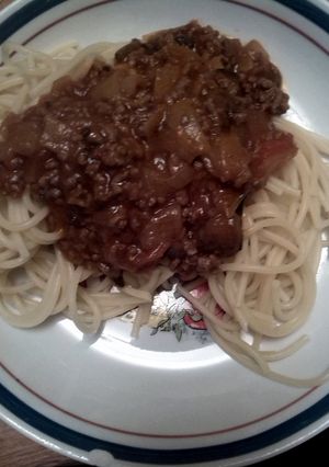 A picture of Spaghetti bolognese.