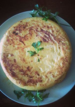A picture of Spanish potato omelet.