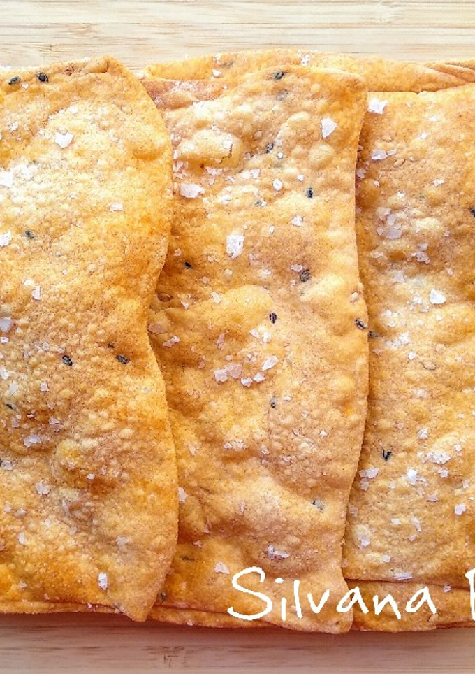 Una foto de 101.🍞Torta crujiente de pimentón, sésamo y sal🌶️🧂