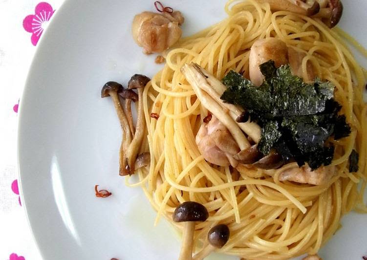 Steps to Make Ultimate Everyone&#39;s Favorite Mushroom and Chicken Pasta with Butter Soy Sauce