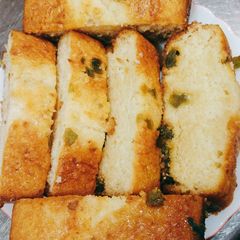 A picture of Bread cake.