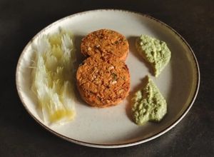 Foto di Polpette di Fagioli Coco con Pesto di Sedano