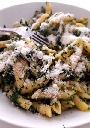 Foto principal de Pasta con espinacas, pollo y champiñones
