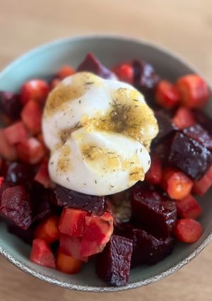 Una foto de Verduras asadas con burrata
