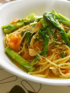 A picture of Fresh Tomato Pasta with Broccolini and Shirasu.