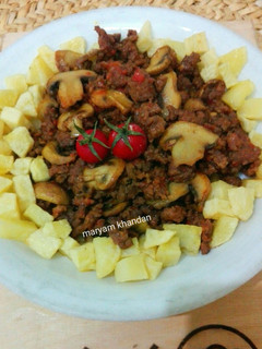 عکسی از دستور خوراک گوشت چرخ کرده و قارچ