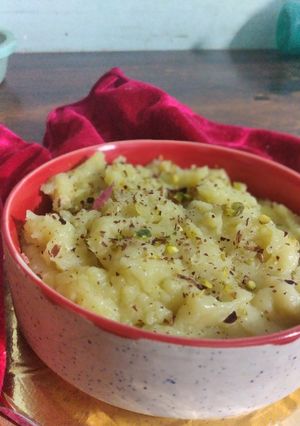 શક્કરિયા અને બટાકા નો શીરો (Shakkariya Bataka Sheera Recipe In Gujarati) રેસીપી મુખ્ય ફોટો