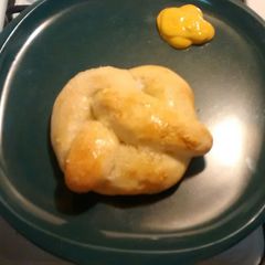 A picture of TL's Homemade Soft Pretzels.