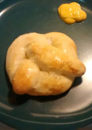 A picture of TL's Homemade Soft Pretzels.
