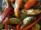 Papas rústicas al horno con morrones asados