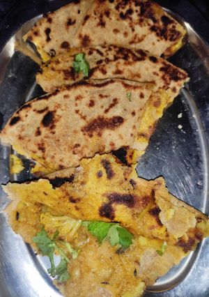 गोभी का पराठा (gobi ka paratha recipe in Hindi) रेसिपी मुख्य फोटो