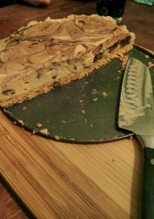 A picture of No-Bake Peanut Butter and Chocolate Marbled Cheesecake.