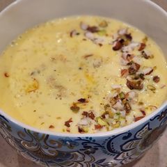 A picture of Shahi Rice kheer with Saffron.