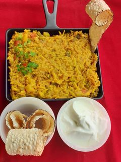 वेजिटेबल खिचड़ी (Vegetable khichdi recipe in Hindi) रेसिपी मुख्य फोटो