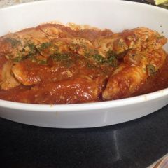 A picture of My Tomato Garlic and Onion Chicken in Wine Sauce 😀💚.