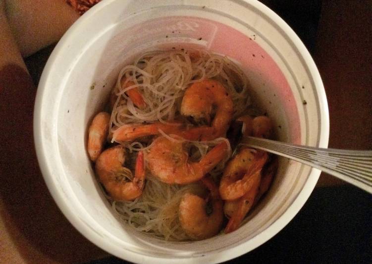Steps to Prepare Favorite Theily: Shrimp w/ Chinese Vermicelli