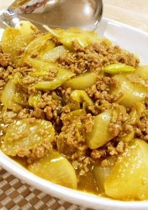 A picture of Easy Nanban-style Curried Soboro and Daikon Radish.