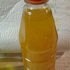 A picture of Orange infused oil.