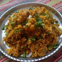 A picture of Aloo gobhi matar ka pulao ☺️.
