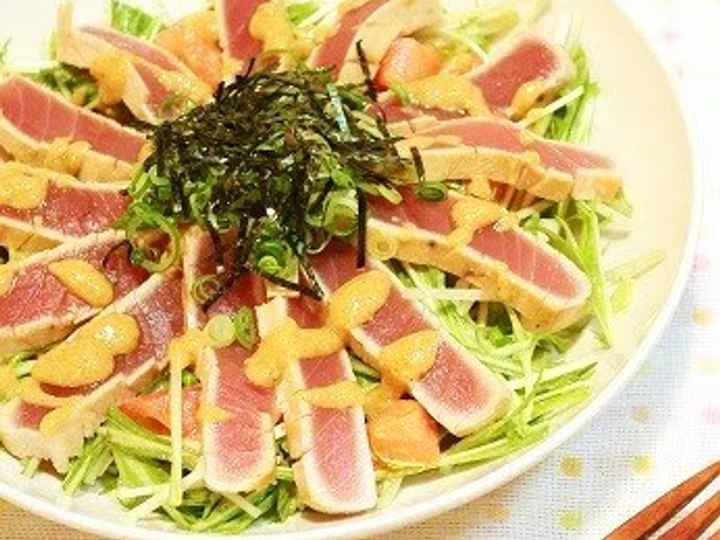 Easy Way Make Recipe Tuna Tataki and Mizuna Salad with Garlic-Miso Dressing that is Really Delicious, Can Spoil the Tongue}