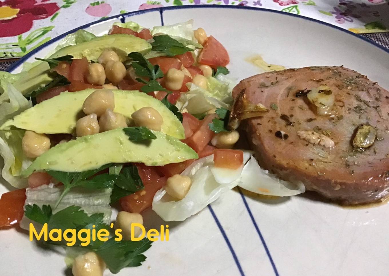 Atún y ensalada de garbanzo