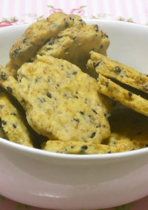 A picture of Crispy! Sweet Potato and Sesame Seed Cookies.
