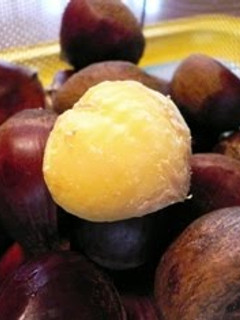 A picture of Easily Peel Chestnuts with a Pressure Cooker.