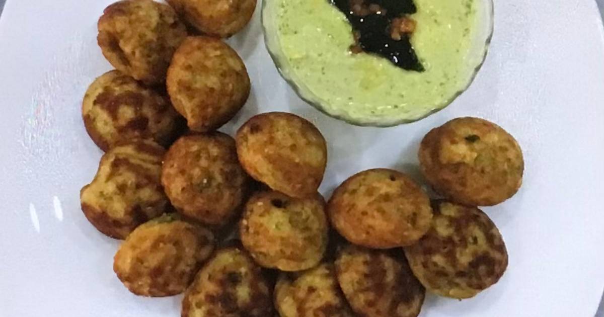 Bajari Appe (Pearl Millet Snack) with Coconut Chutney Recipe by Surekha