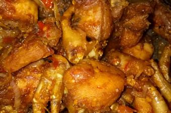 Bagaimana Membuat Ayam pedas asam manis gurih Rumahan