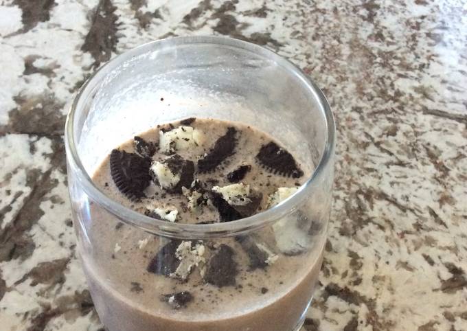 Recipe of Homemade Cookies And Creme Milkshake