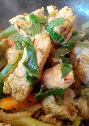 A picture of Chicken Stir Fry.