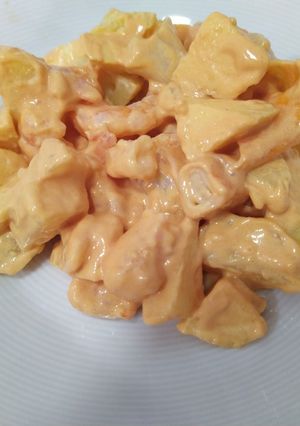 Una foto de Ensalada de patata con salsa cocktail
