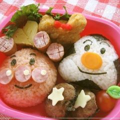 A picture of Charaben Anpanman and Omusubiman.