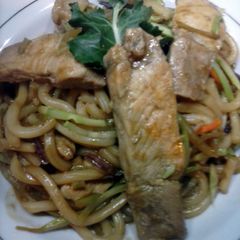 A picture of Pork and ginger Udon noodle stir fry.
