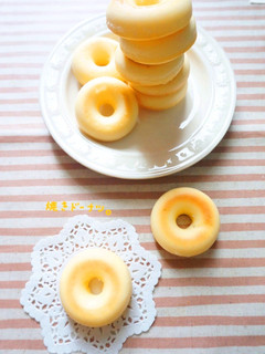 A picture of Moist Baked Donuts.