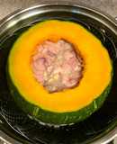 Óc lợn hấp bí đỏ dinh dưỡng cho bé