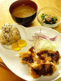 A picture of Macrobiotic Fried Kurumabu (mock pork cutlet).
