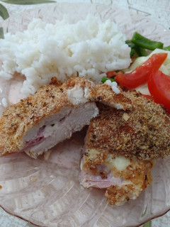 Foto de Peito de frango recheado com queijo e fiambre