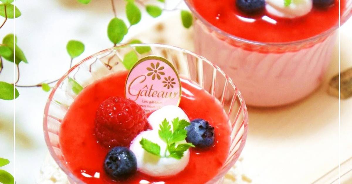 NoBake Strawberry Cheesecake Mousse with Strained Yogurt. Recipe by