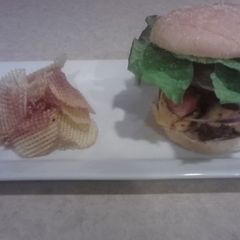A picture of Bacon cheeseburger.