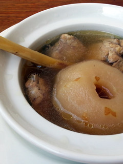 A picture of Snow Pear Chicken Soup.