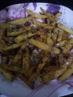 पेरी पेरी आलू फ्राइज (peri peri aloo fries recipe in Hindi) रेसिपी मुख्य फोटो