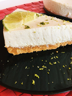 Una foto de Tarta de queso de lima (sin horno)