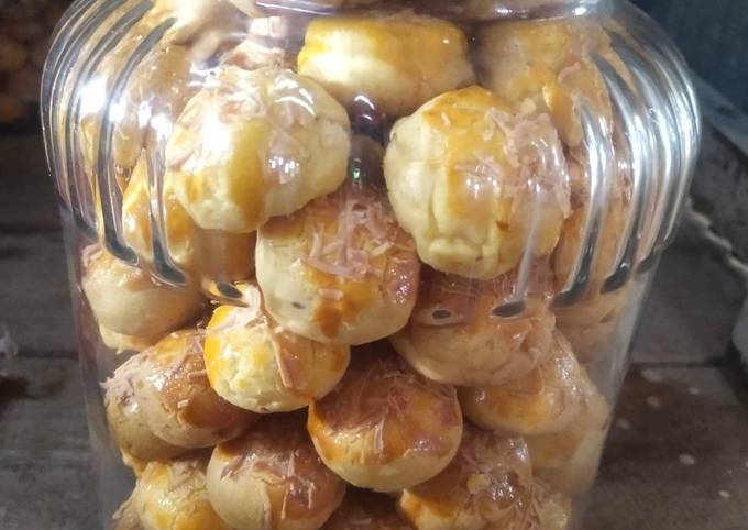 Kue lebaran 1 kg margarin 3 macam