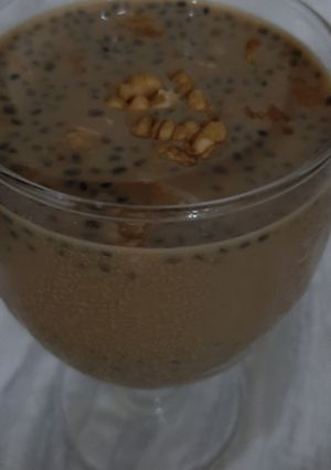 काॅफी वाॅलनट चिया पुडिंग.. (coffee walnut chia pudding recipe in marathi) रेसिपी चे मुख्य फोटो 